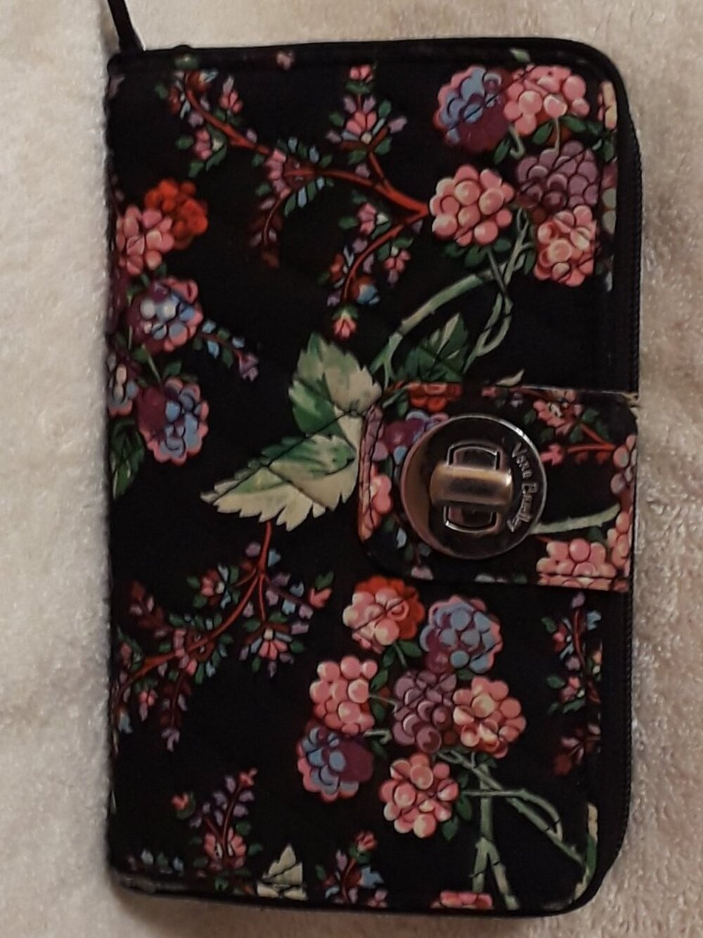 Wallet Vera Bradley Winterberry RFID Turnlock Quilted Zip Around Travel Clutch